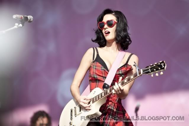 Katy Perry - HOT at T in the Park music fest in Kin